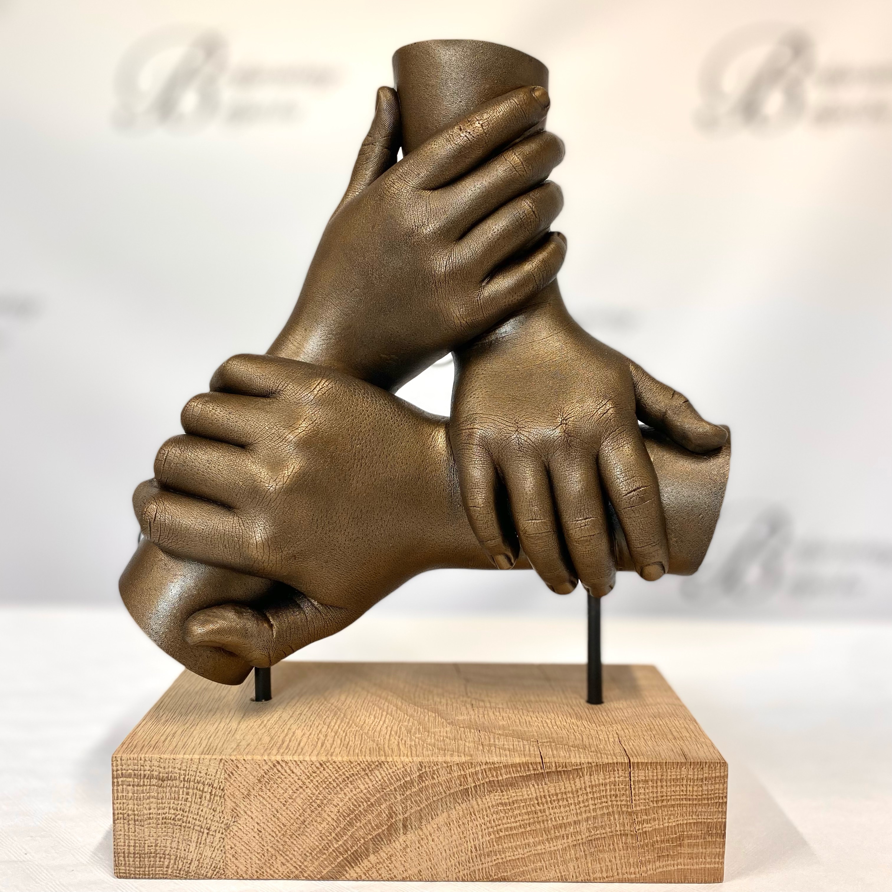 Een handbeeld van de kleinkinderen